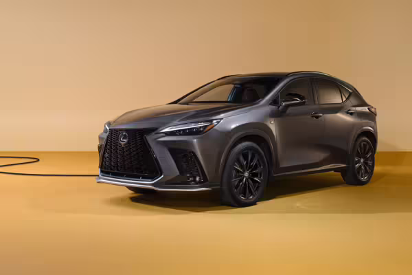 نمای جلو لکسوس NX 2026